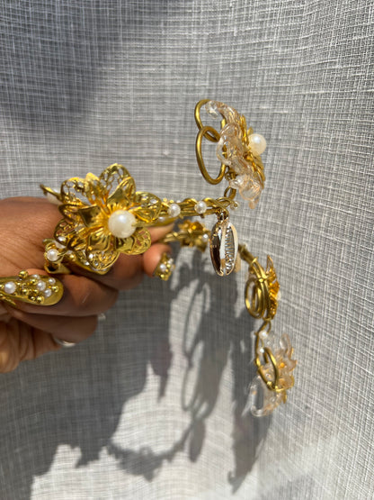 Cowrie shell blossom