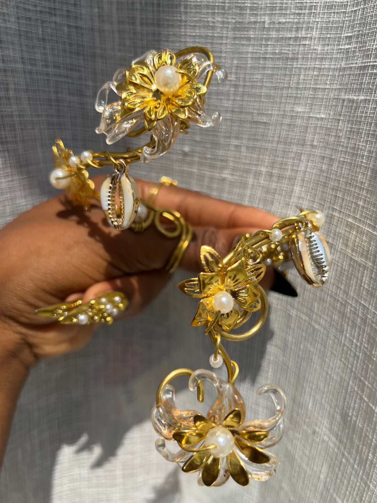 Cowrie shell blossom